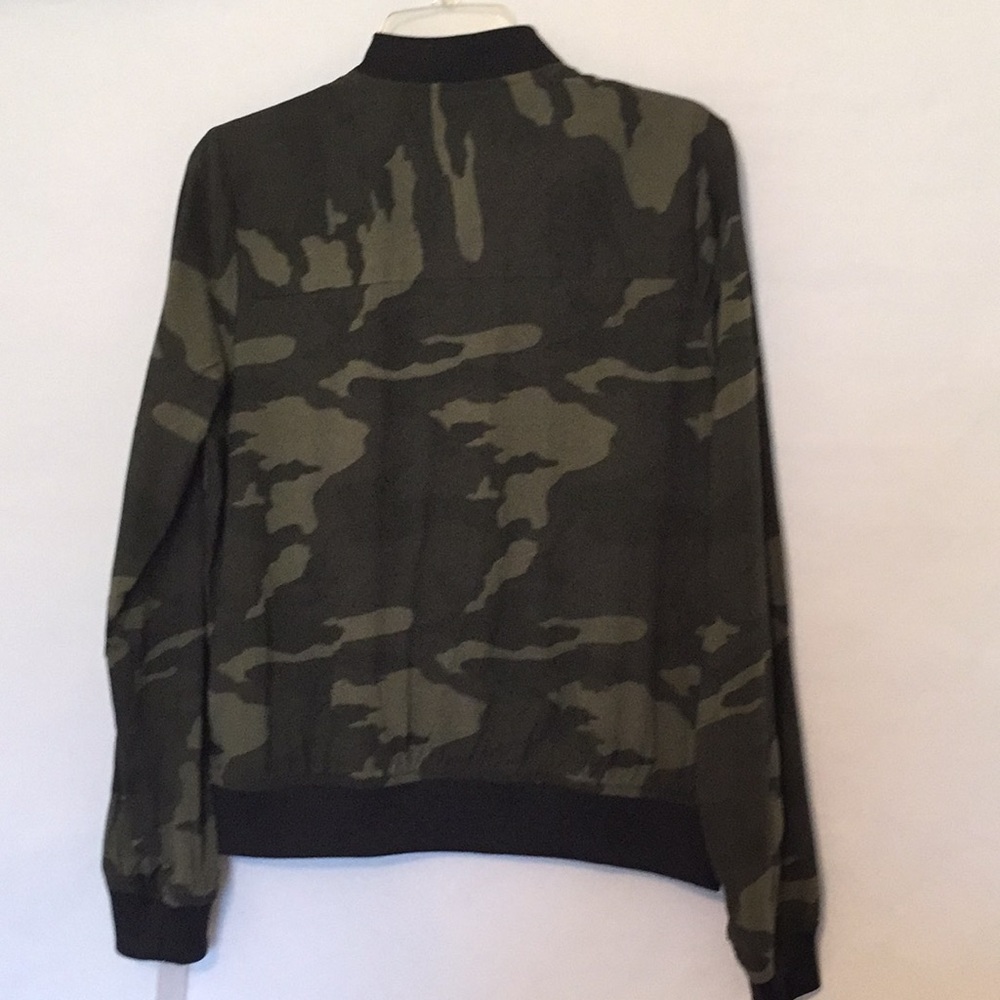 🆕 Camo bomber jacket - Picture 3 of 3